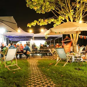 Kameralne Domki Camp4u Z Basenem I Sauną Kemping Siechnice
